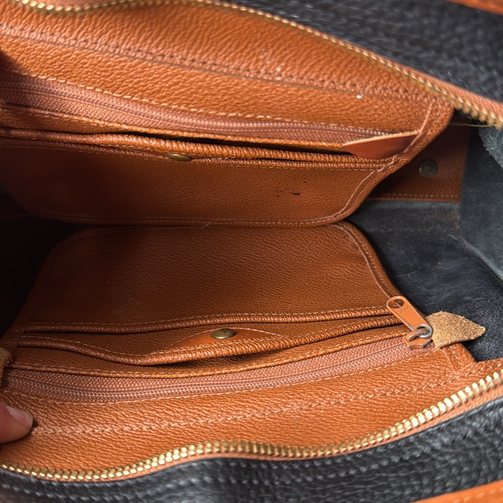 Dooney and Bourke Handbags - Picture 9 of 12